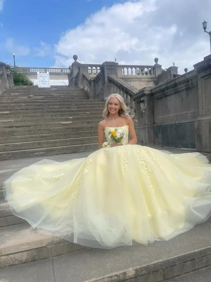 Pale Yellow Tulle Ball Gown – Strapless Floral Embroidered Wedding Dress with Train
