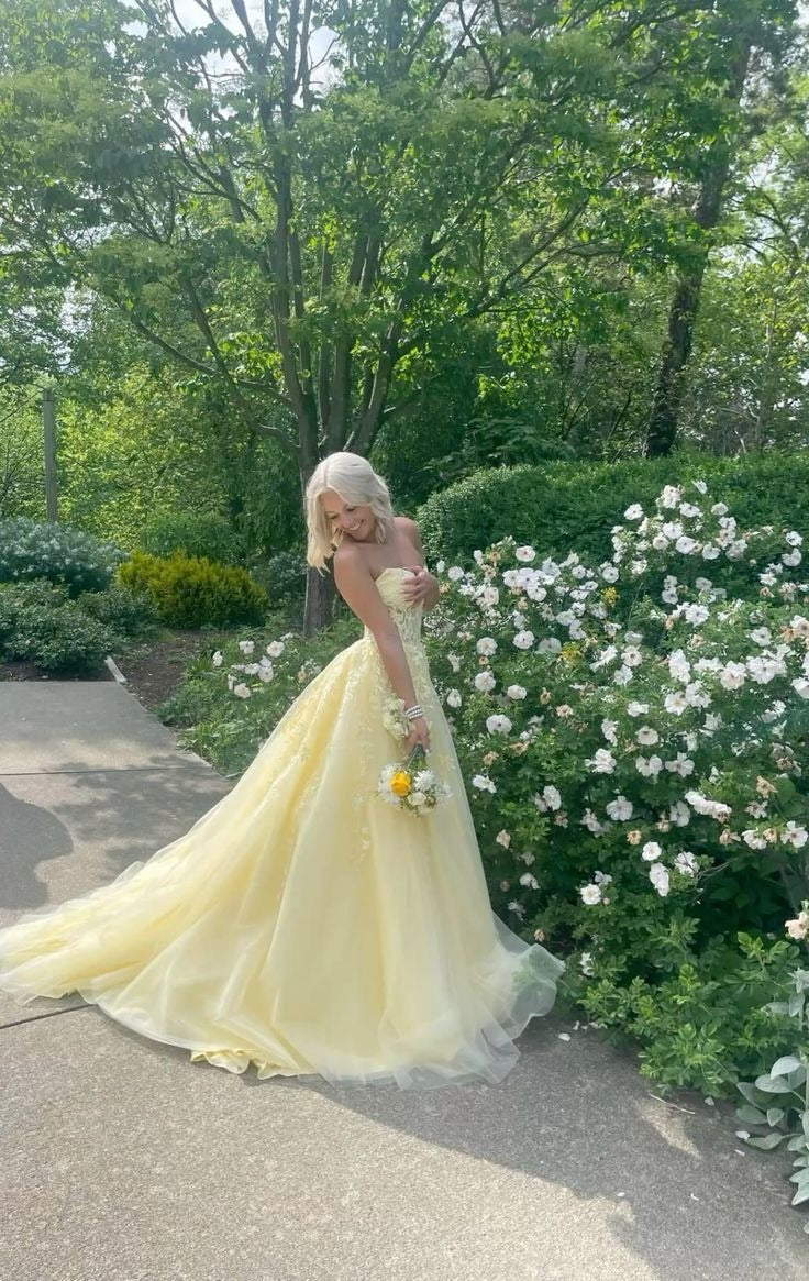Pale Yellow Tulle Ball Gown – Strapless Floral Embroidered Wedding Dress with Train