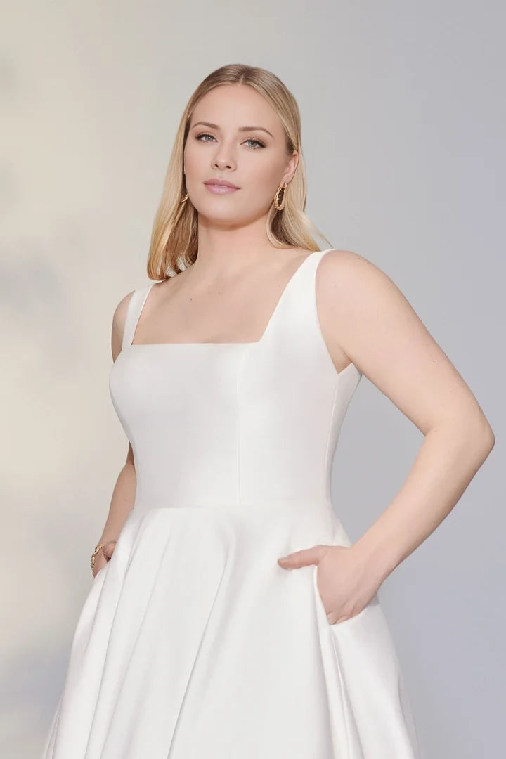 Plus Size Square Neck Backless Ball Gown Wedding Dresses