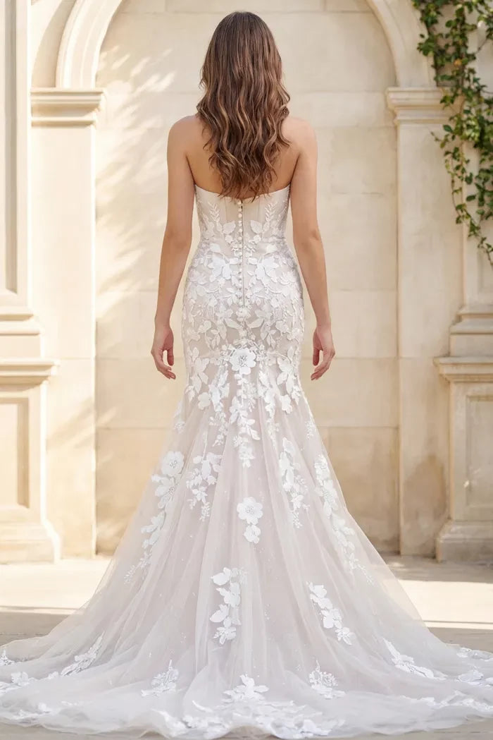 Romantic Mermaid Strapless 3D-Floral Lace-Tulle Train Length Wedding Dresses