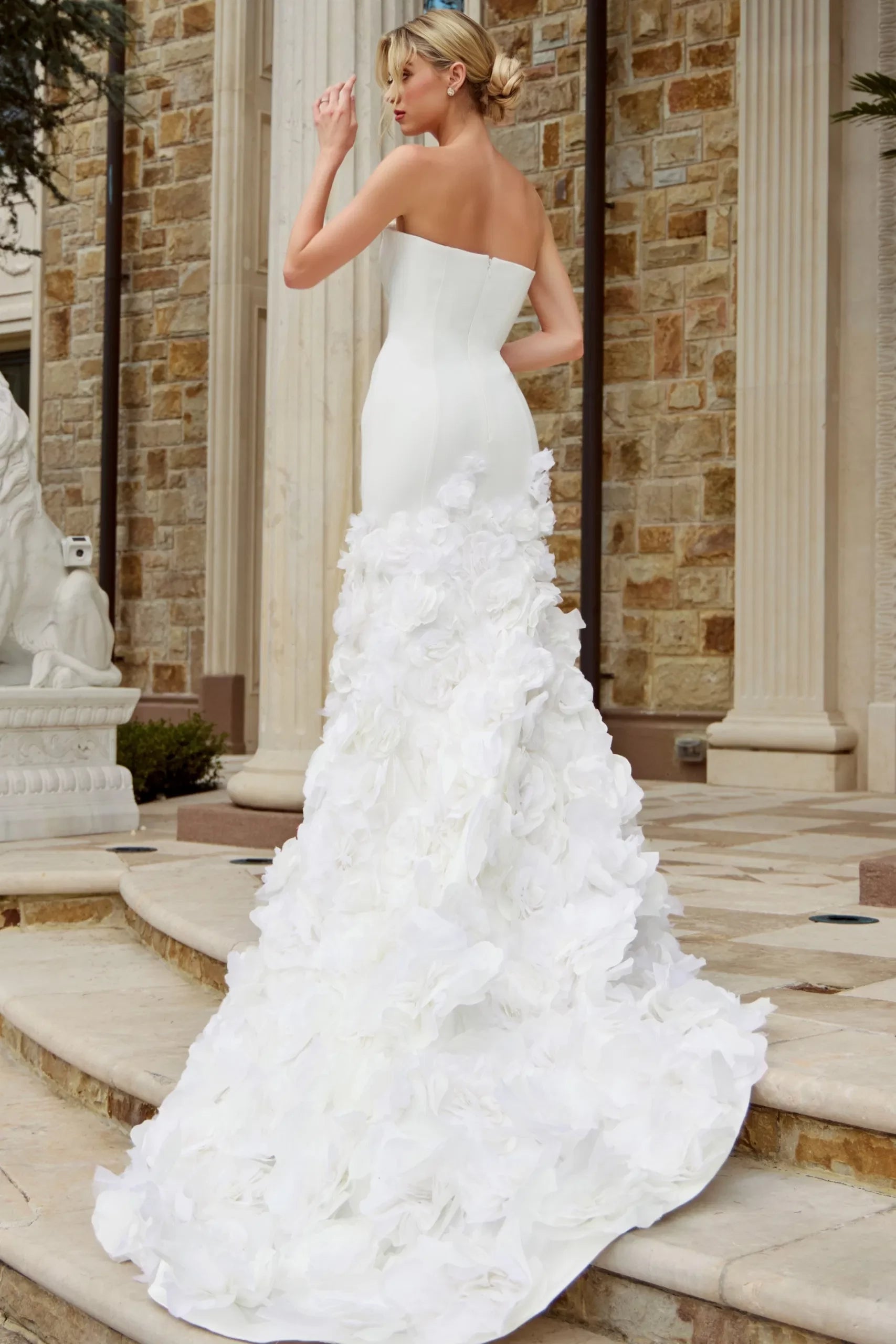 Romantic Mermaid Strapless 3D-Floral-Skirt Pearl-Button Back Train Length Wedding Dresses