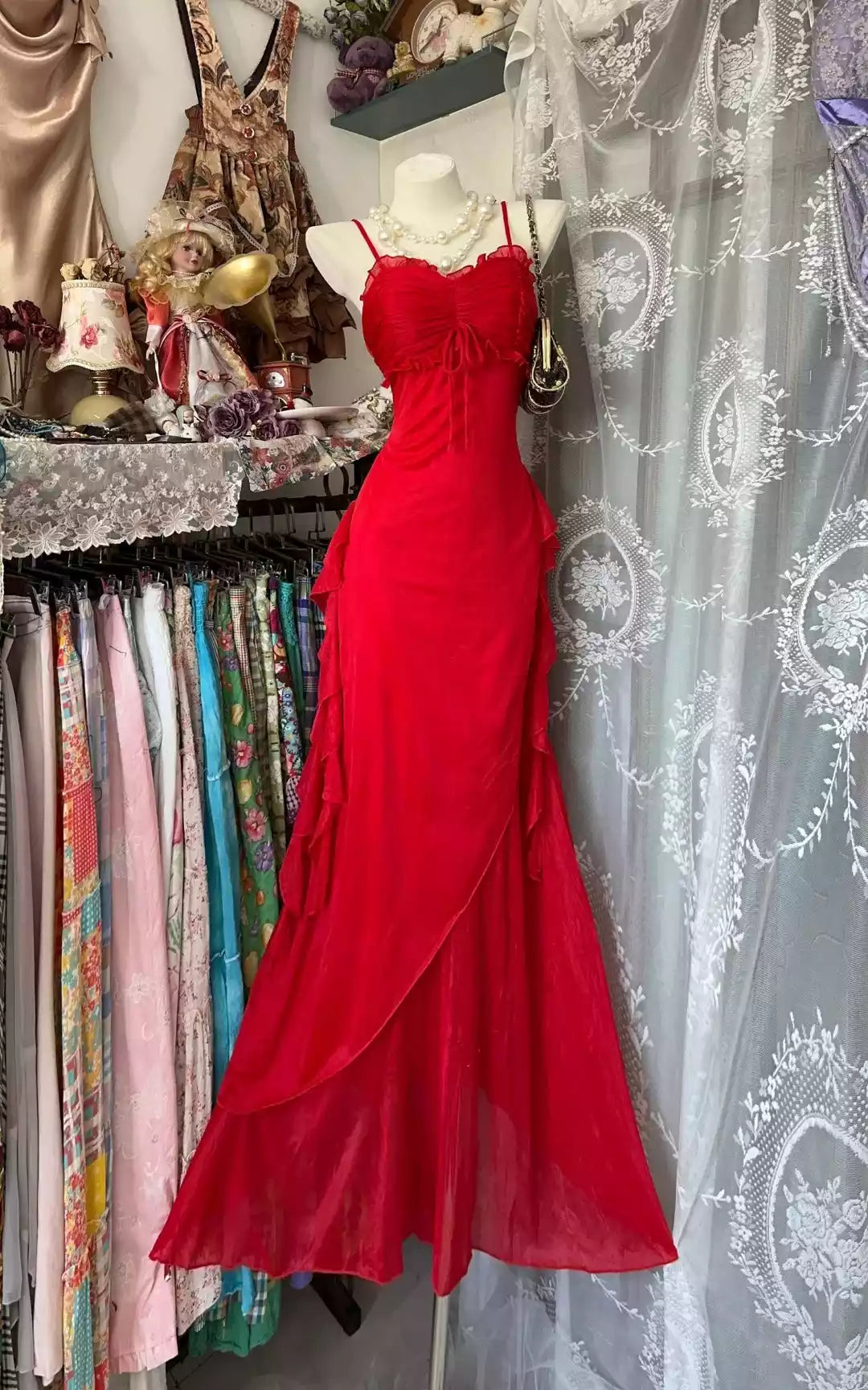 Romantic Red Chiffon Gown with Ruffled Mermaid Silhouette & Spaghetti Straps