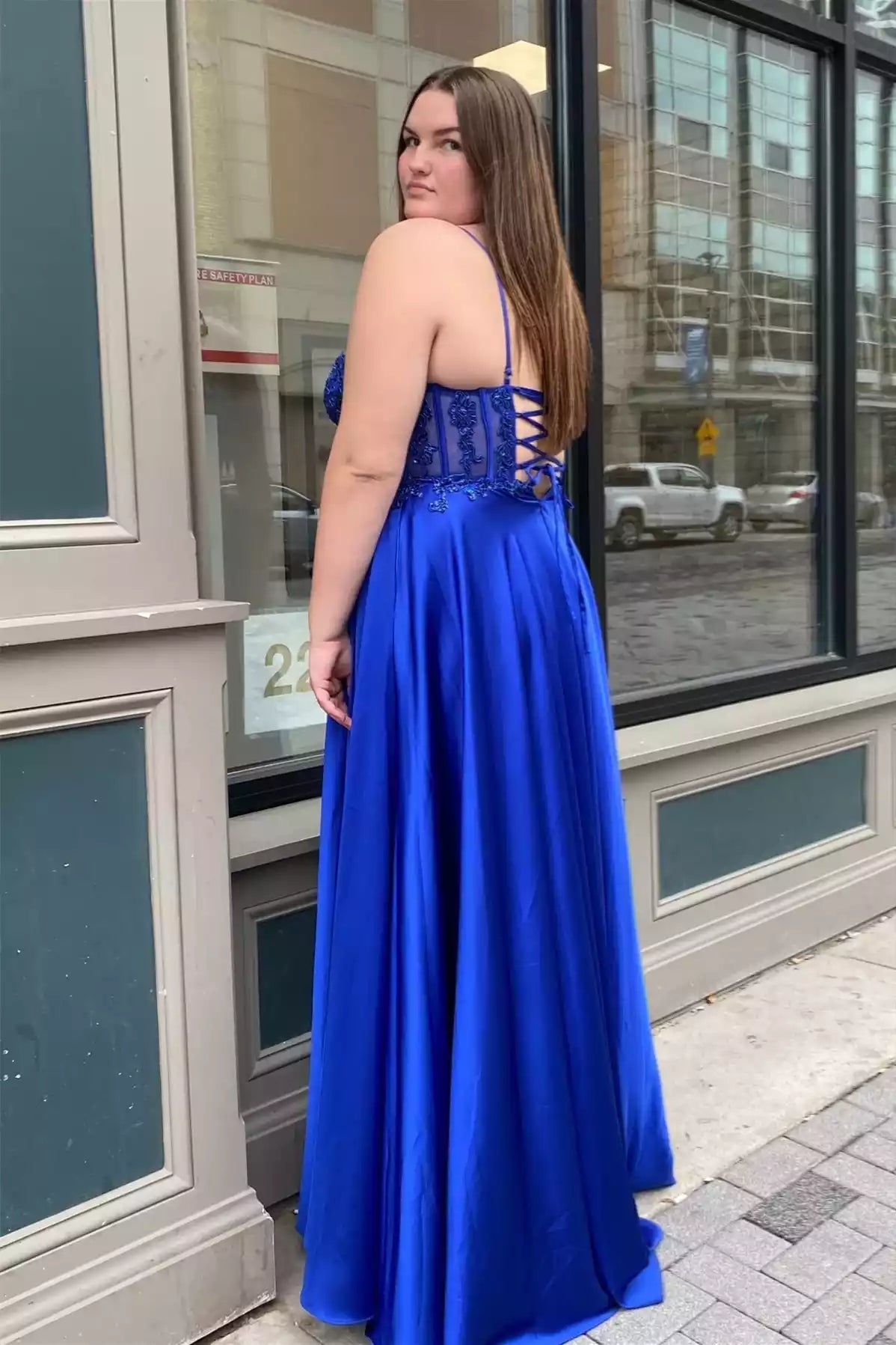 Royal Blue Satin Lace-Embellished Crisscross-Back Ball Gown – Regal & Glamorous Evening Party Dress