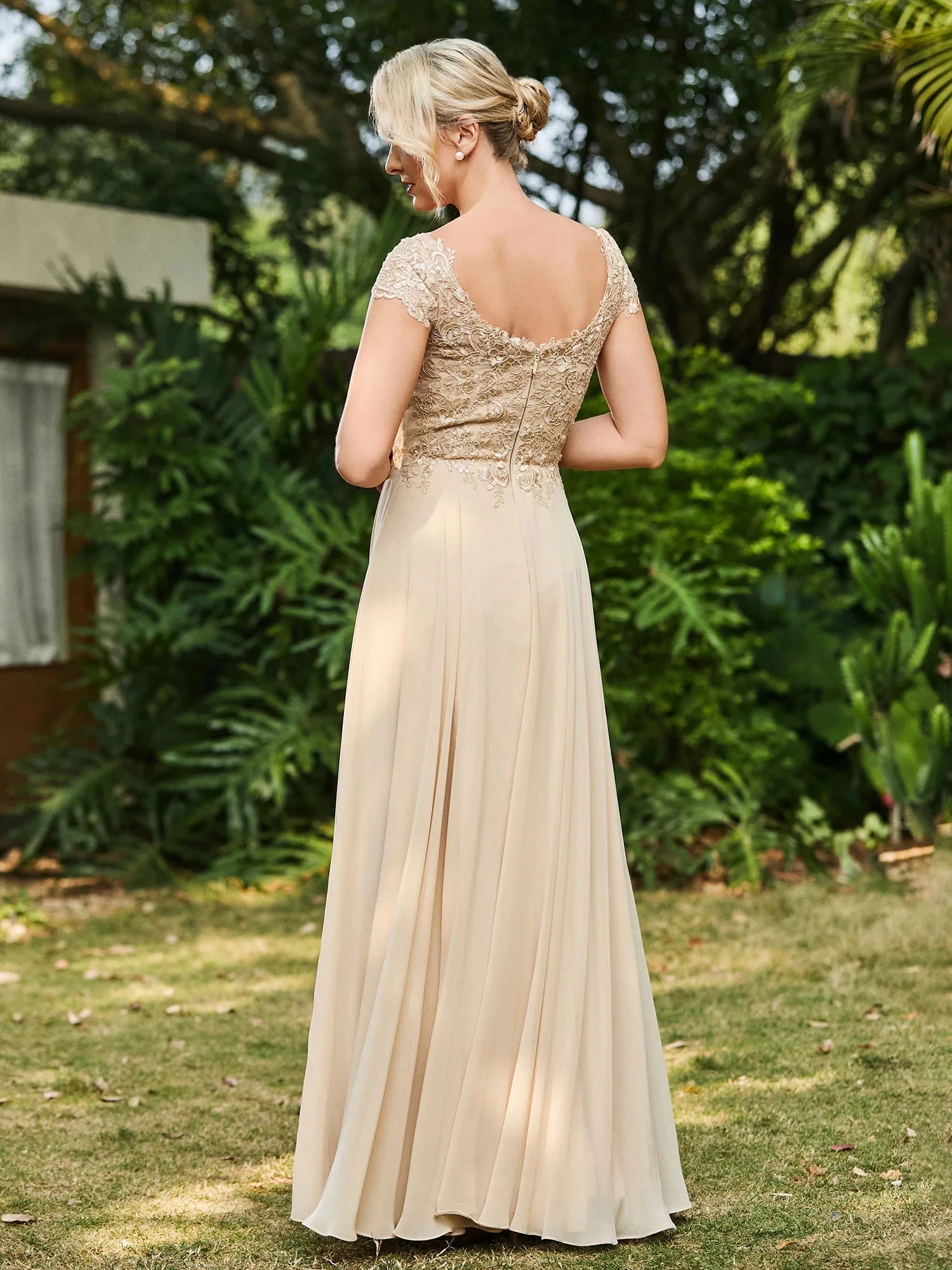 Scoop Neckline Appliqued A-line Chiffon Dress Mother of the Bride Dresses