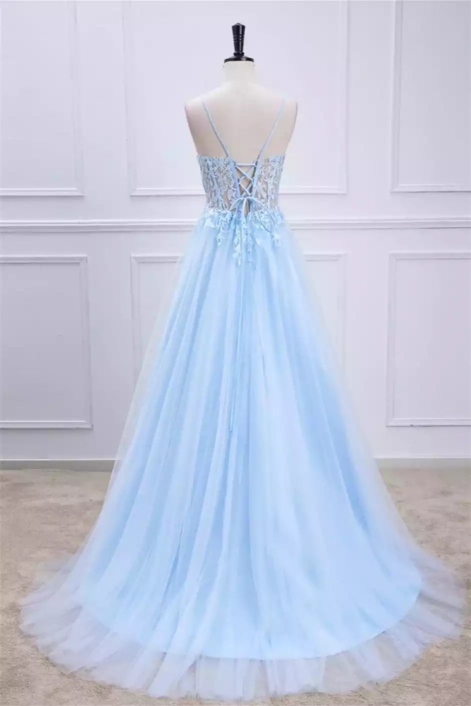 Sky Blue Tulle Lace-Embellished Crisscross-Back Gown – Dreamy & Elegant Evening Party Dress