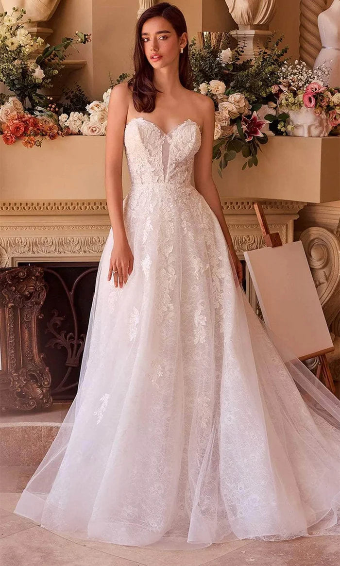 Sleeveless Floral Detailed Bridal Gown Wedding Dress