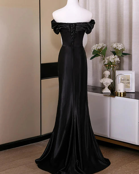 Sophisticated Mermaid Off-Shoulder Satin Ruched Lace-Up Back Train Length Evening Dresses