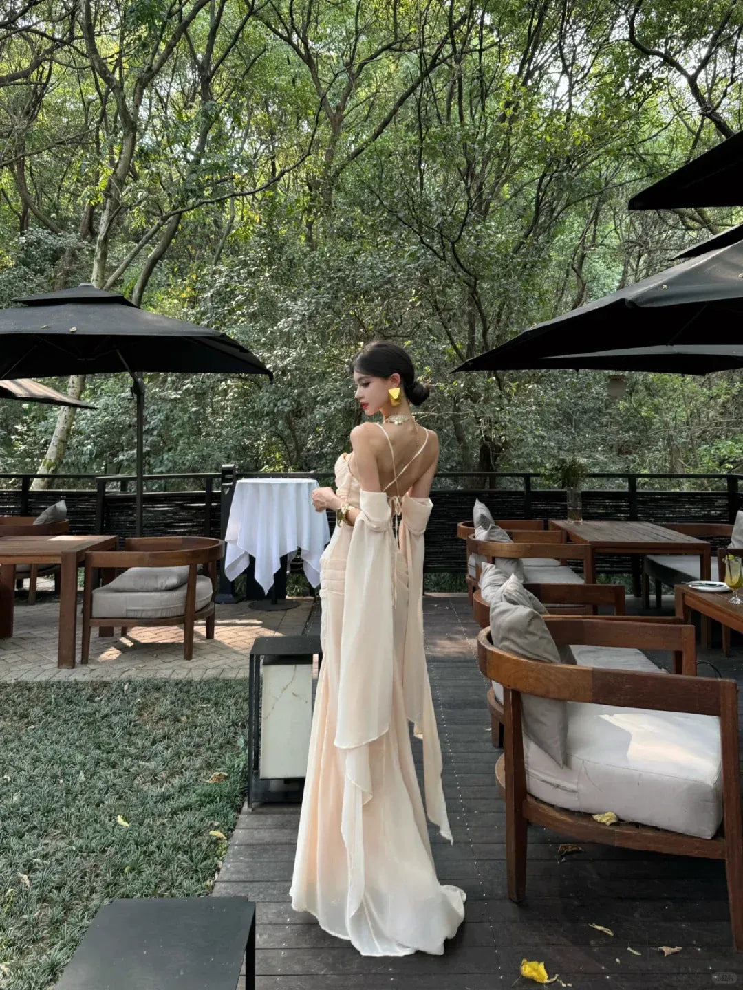 Spaghetti Strap Sweetheart Neck Dress with Detachable Cape Sleeves