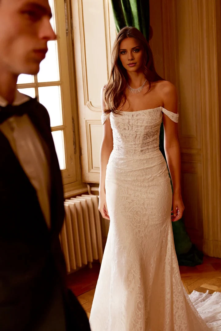 Straight Neckline Chantilly Lace Fit and Flare Wedding Dress Wedding Dresses