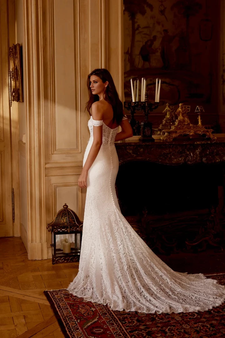 Straight Neckline Chantilly Lace Fit and Flare Wedding Dress Wedding Dresses