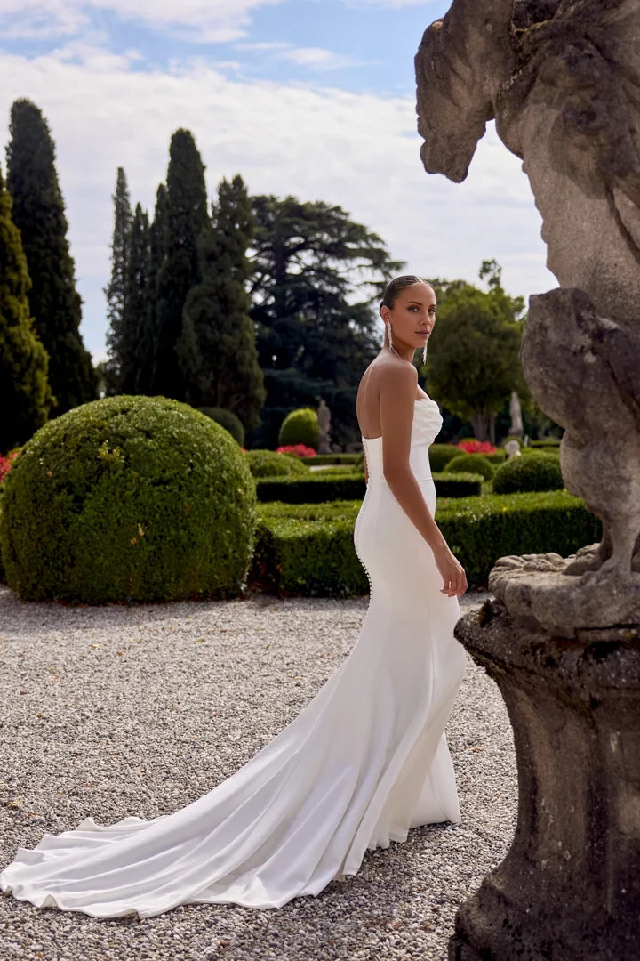 Strapless Charmeuse Fit and Flare Wedding Dress with Scooped Neck Wedding Dresse