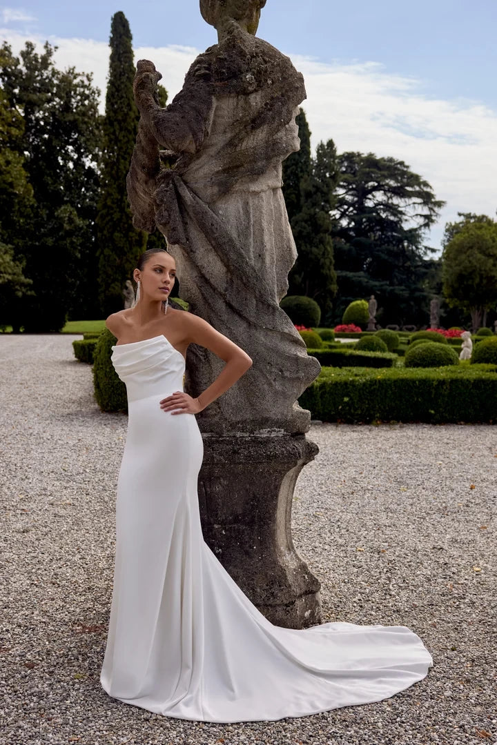 Strapless Charmeuse Fit and Flare Wedding Dress with Scooped Neck Wedding Dresse