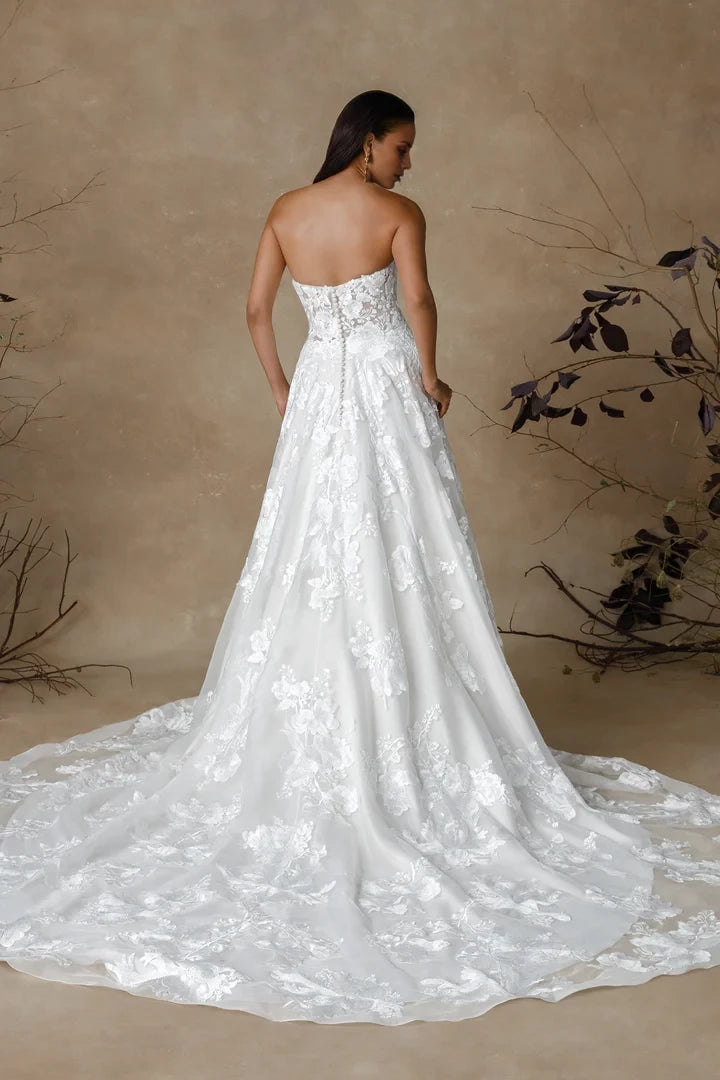 Strapless Organza A-Line Wedding Dress with Lace Appliqués Wedding Dresses