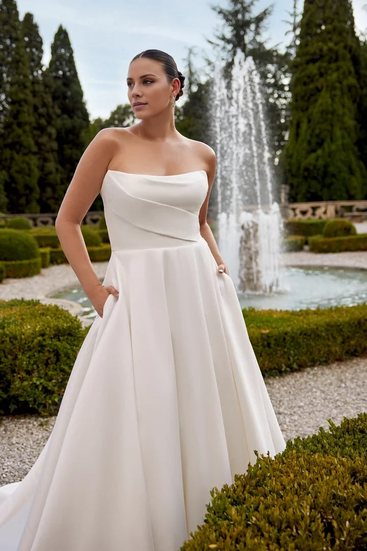 Strapless Plus Size A-Line Wedding Dress with Pleated Bodice and Bow Wedding Dresses