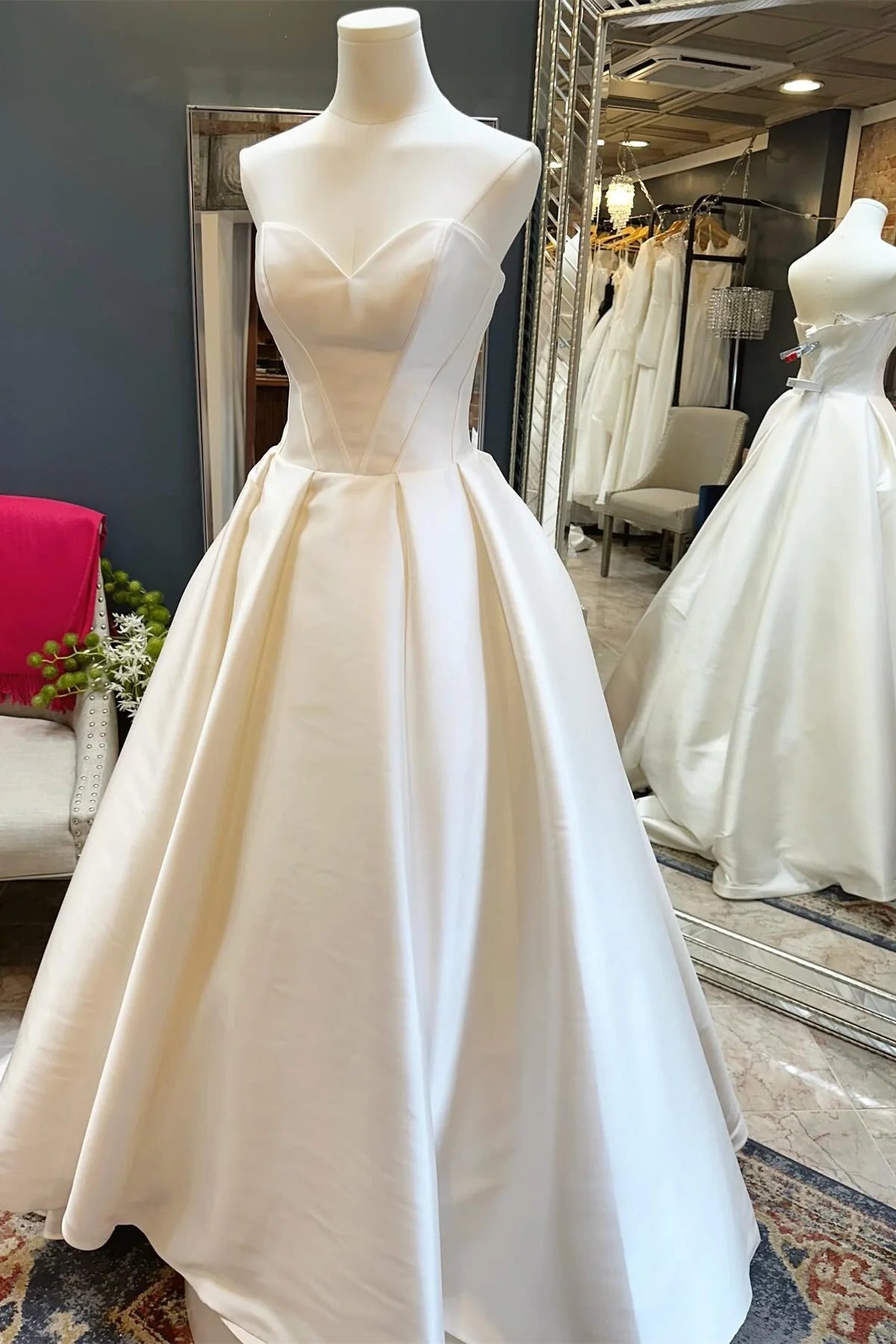 Sleeveless Satin Wedding Dress with Sweetheart Neckline and Court Train