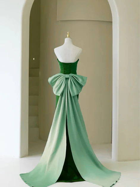 Striking Mermaid Strapless Two-Tone Satin Oversized-Bow Back Train Length Evening Dresses