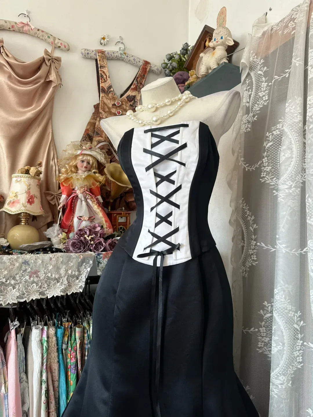Striking Mermaid Strapless Corset-Detail Black Satin Prom Dresses