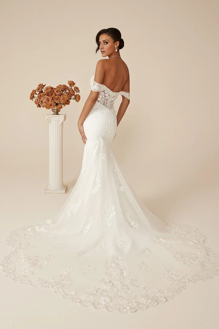 Sweetheart Gown with Detachable Straps and Scalloped Train Wedding Dresses