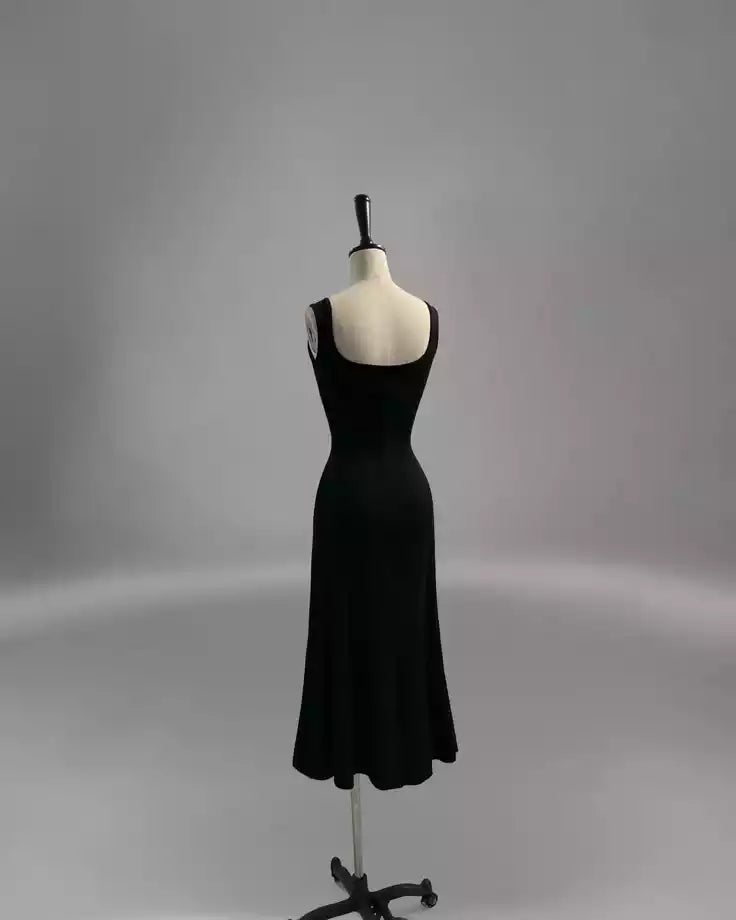 Timeless Black Velvet Gown with Square Neck & Mermaid Midi Silhouette
