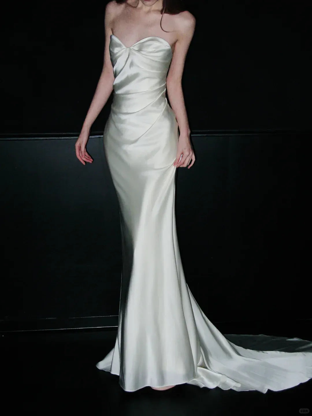 Timeless Sheath Strapless Sweetheart-Neck Ivory Satin Gown