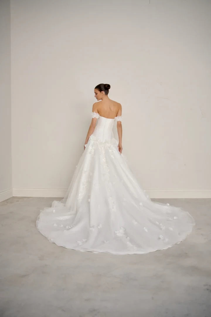 Tulle A-Line Gown with Dropped Waistline and 3D Lace Appliqués Wedding Dresses
