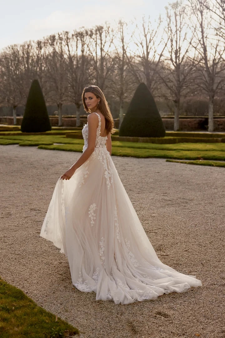 Tulle Lace A-Line Gown with Square Neckline and 3D Appliqués Wedding Dresses