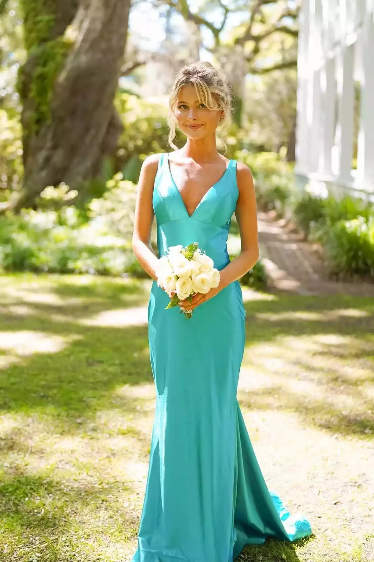 Turquoise Satin Deep V Open-Back Mermaid Gown – Vibrant & Elegant Evening Party Dress