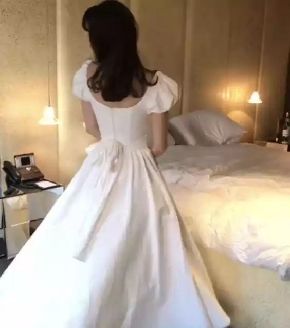 Vintage-Inspired Ivory Ballgown with Puff Sleeves & Sweetheart Bodice
