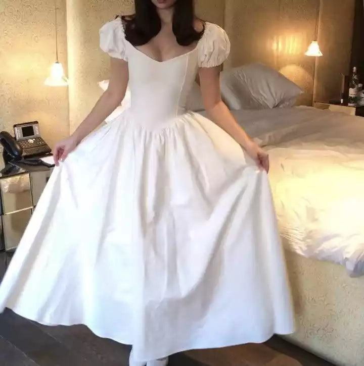 Vintage-Inspired Ivory Ballgown with Puff Sleeves & Sweetheart Bodice