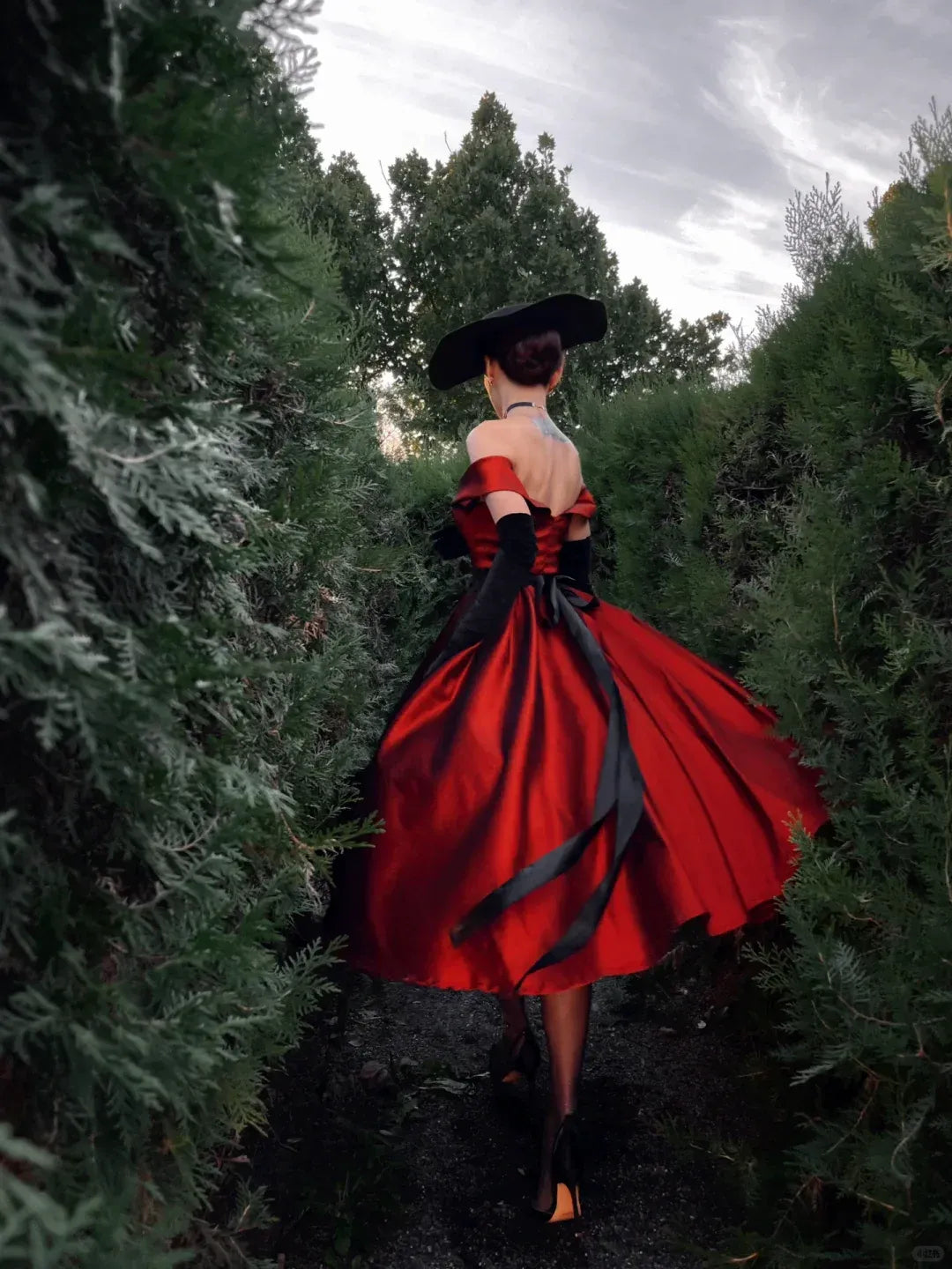 Vintage Red Black Off-the-Shoulder Backless Swing Dress – Retro Evening Party Gown