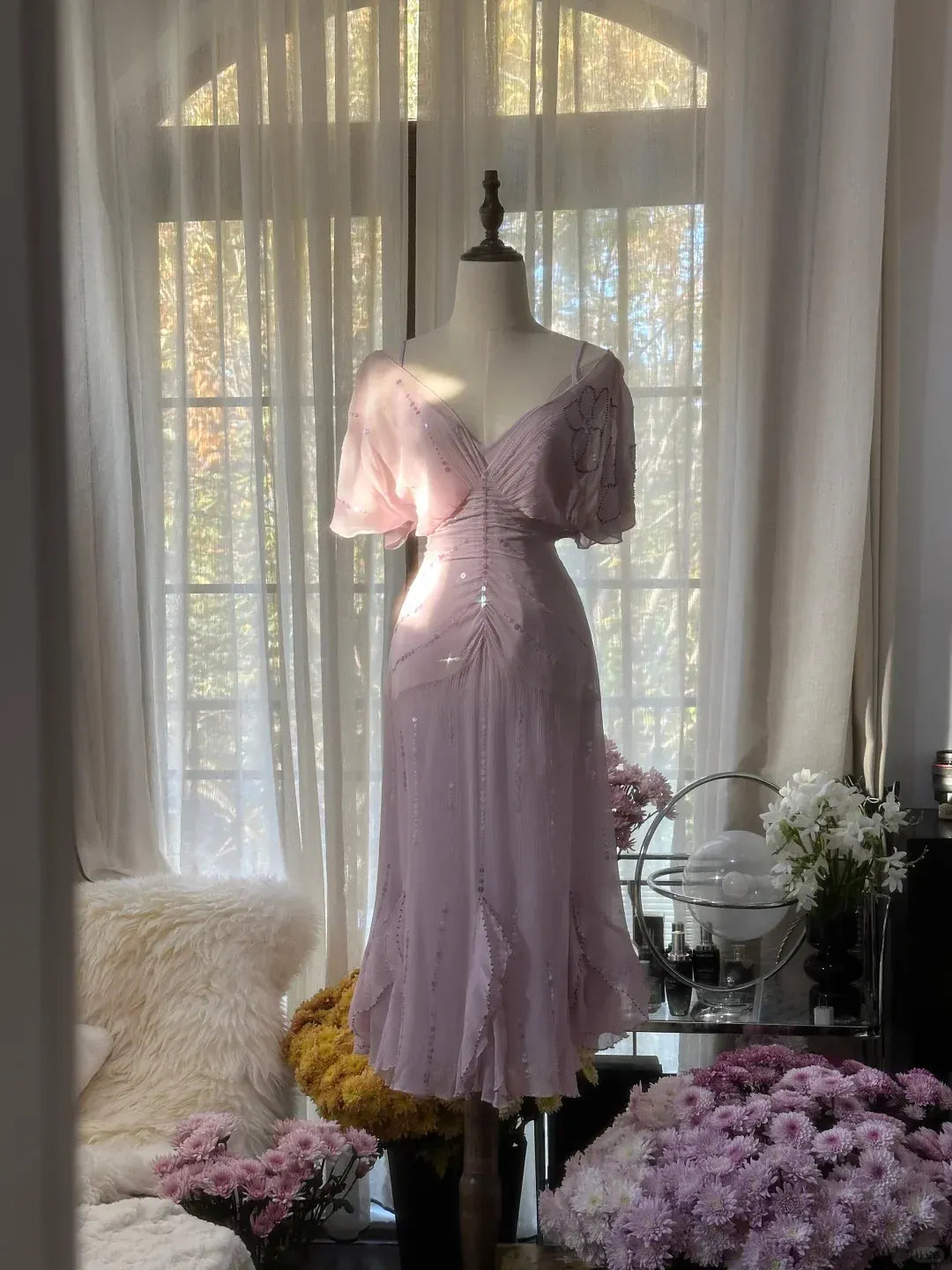 Whimsical A-Line V-Neck Capelet-Sleeve Sequin-Embellished Midi Prom Dresses