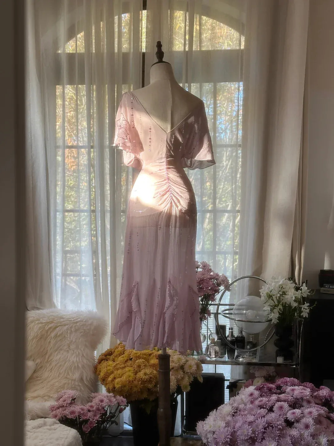 Whimsical A-Line V-Neck Capelet-Sleeve Sequin-Embellished Midi Prom Dresses