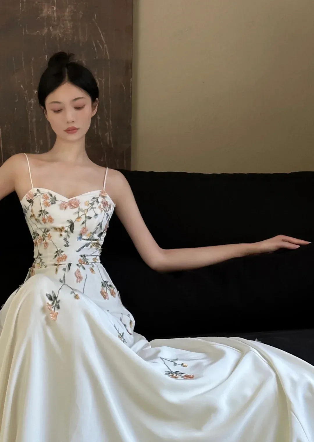 White Floral Embroidered Wedding Gown – Spaghetti Strap A-Line Formal Dress with Train