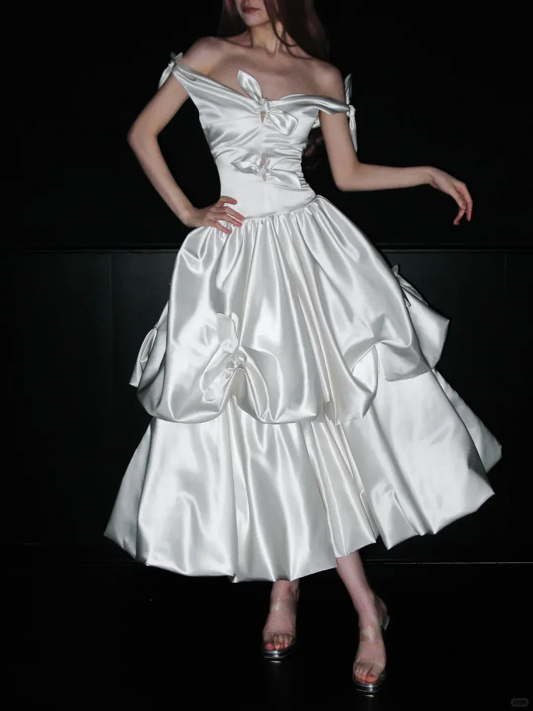 White Satin Bow-Adorned Ball Gown – Off-the-Shoulder V-Neck Puffed Skirt Evening Dress