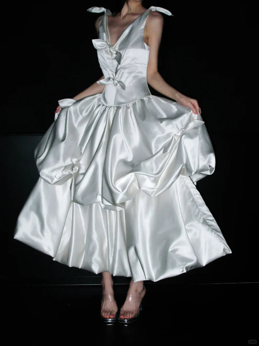 White Satin Bow-Adorned Ball Gown – Off-the-Shoulder V-Neck Puffed Skirt Evening Dress