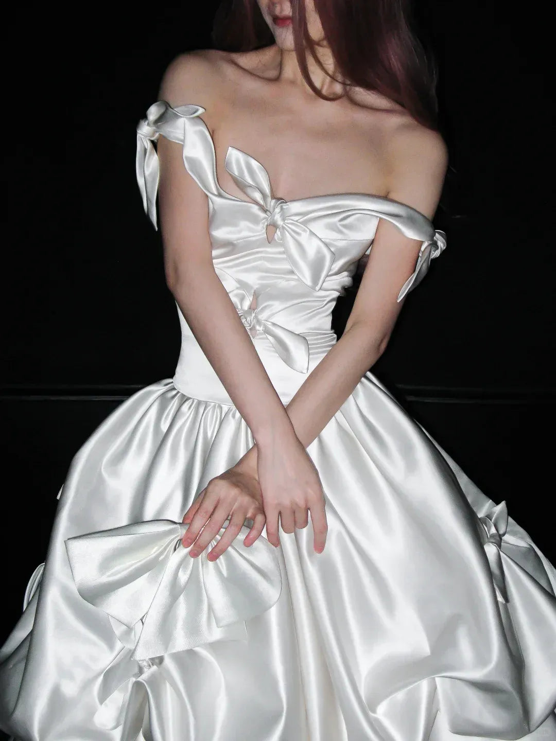 White Satin Bow-Adorned Ball Gown – Off-the-Shoulder V-Neck Puffed Skirt Evening Dress
