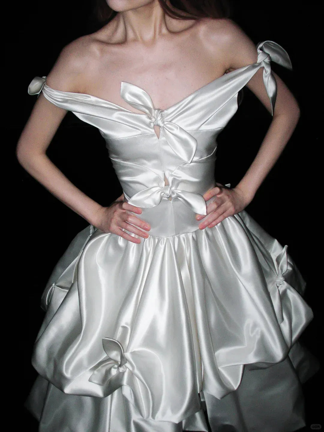 White Satin Bow-Adorned Ball Gown – Off-the-Shoulder V-Neck Puffed Skirt Evening Dress