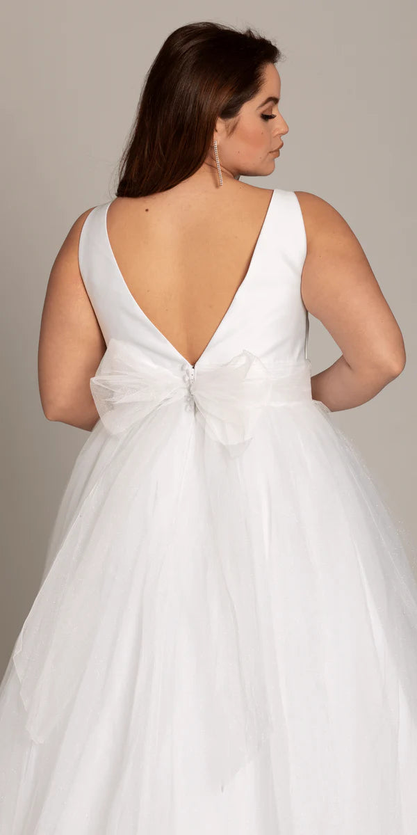 White Tulle Plus Size Wedding Dress with V-Neck, Satin Bodice and Back Bow Detail