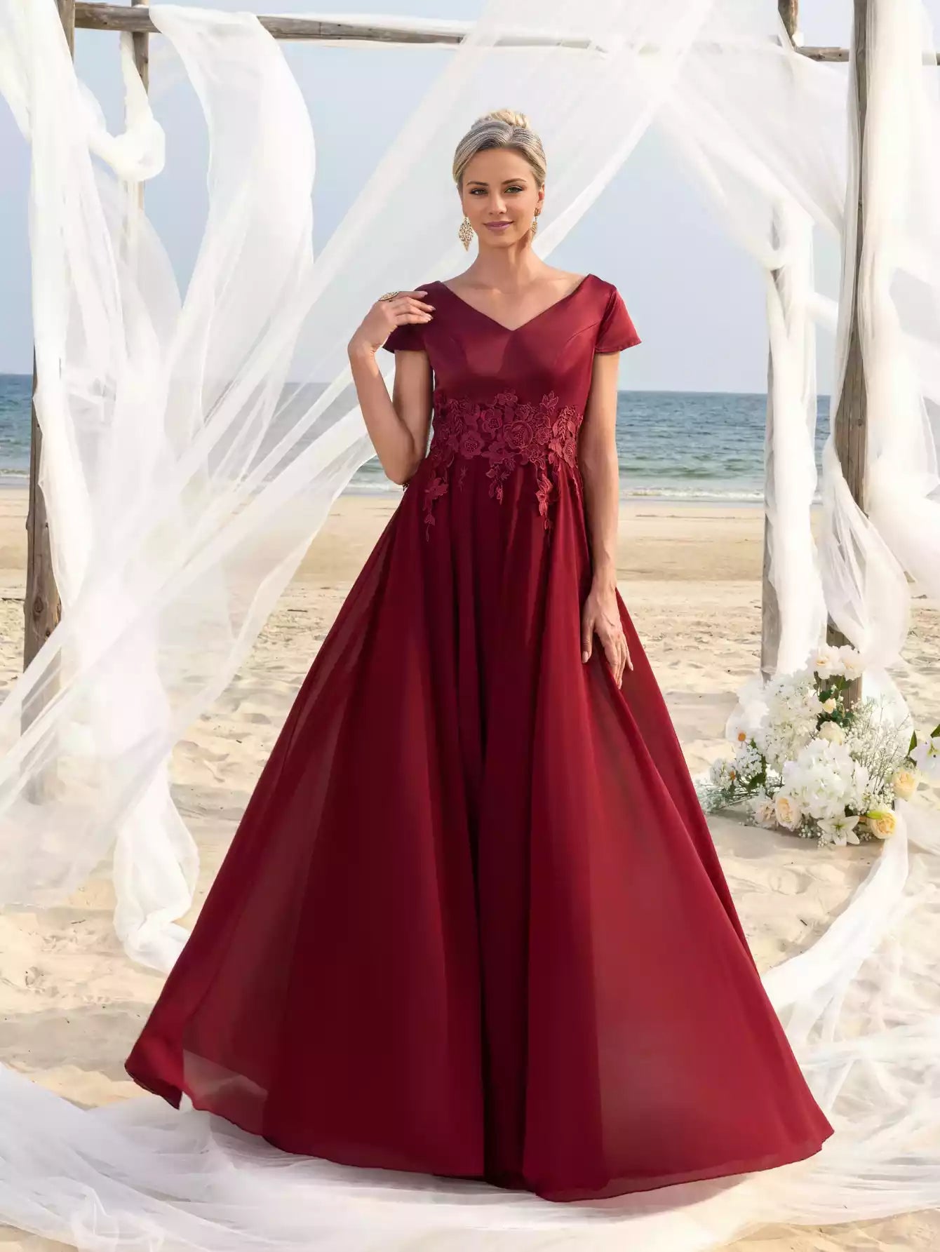 Womens' Elegant Chiffon with V-Neck Short Sleeves Intricate Lace Floral Appliqués on Bodice Floor-Length Flowing Skirt for Outdoor Ceremonies Mother of the Bride Dress