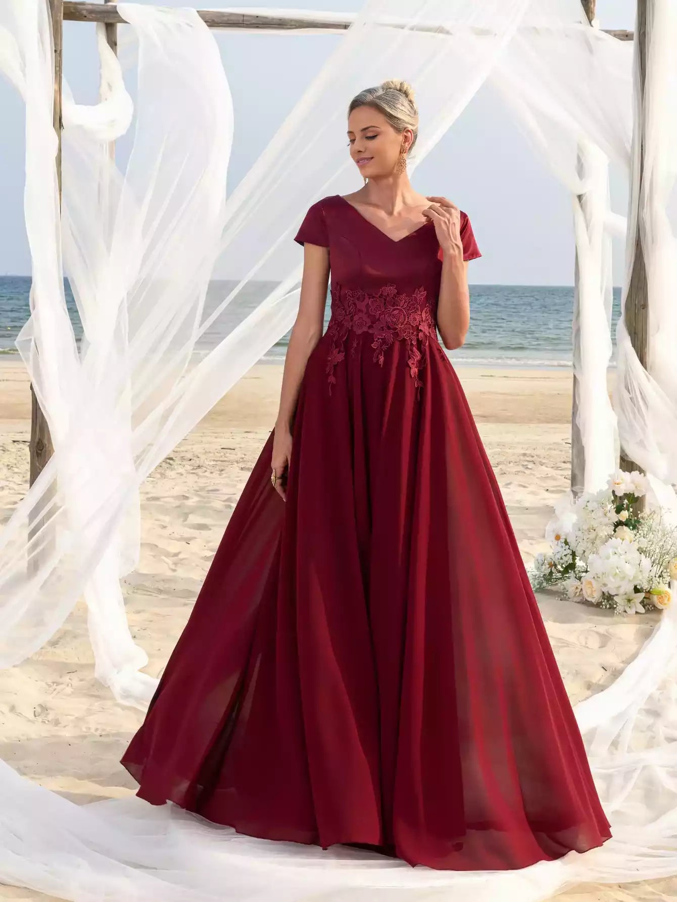 Womens' Elegant Chiffon with V-Neck Short Sleeves Intricate Lace Floral Appliqués on Bodice Floor-Length Flowing Skirt for Outdoor Ceremonies Mother of the Bride Dress