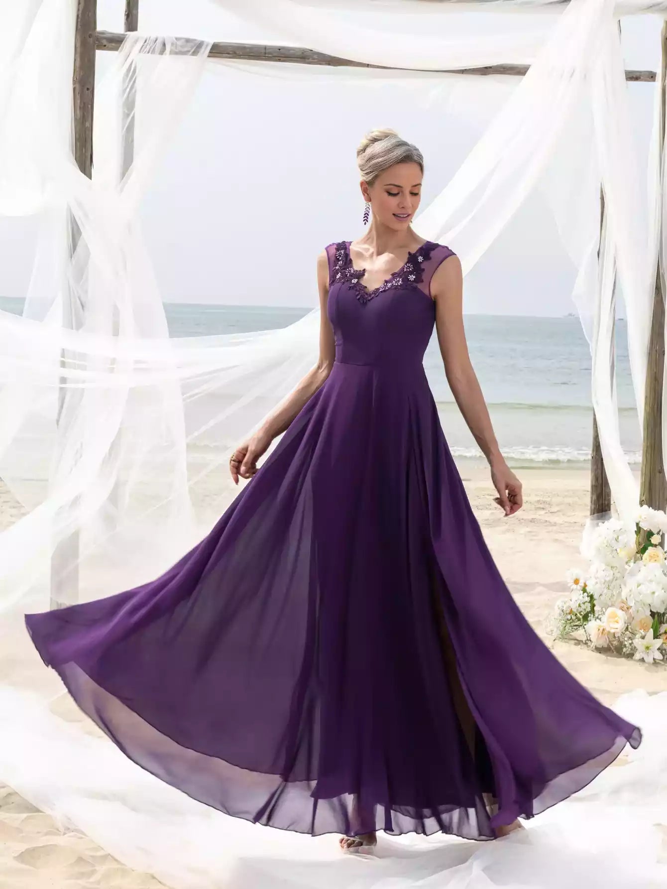 Womens' Elegant  Floral Appliqué V Neck & Chiffon Skirt Open-Back Mother of the Bride Dress