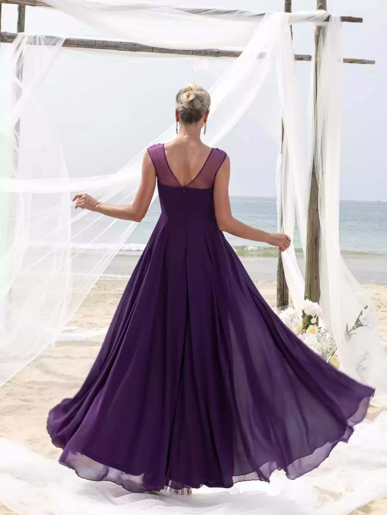 Womens' Elegant  Floral Appliqué V Neck & Chiffon Skirt Open-Back Mother of the Bride Dress