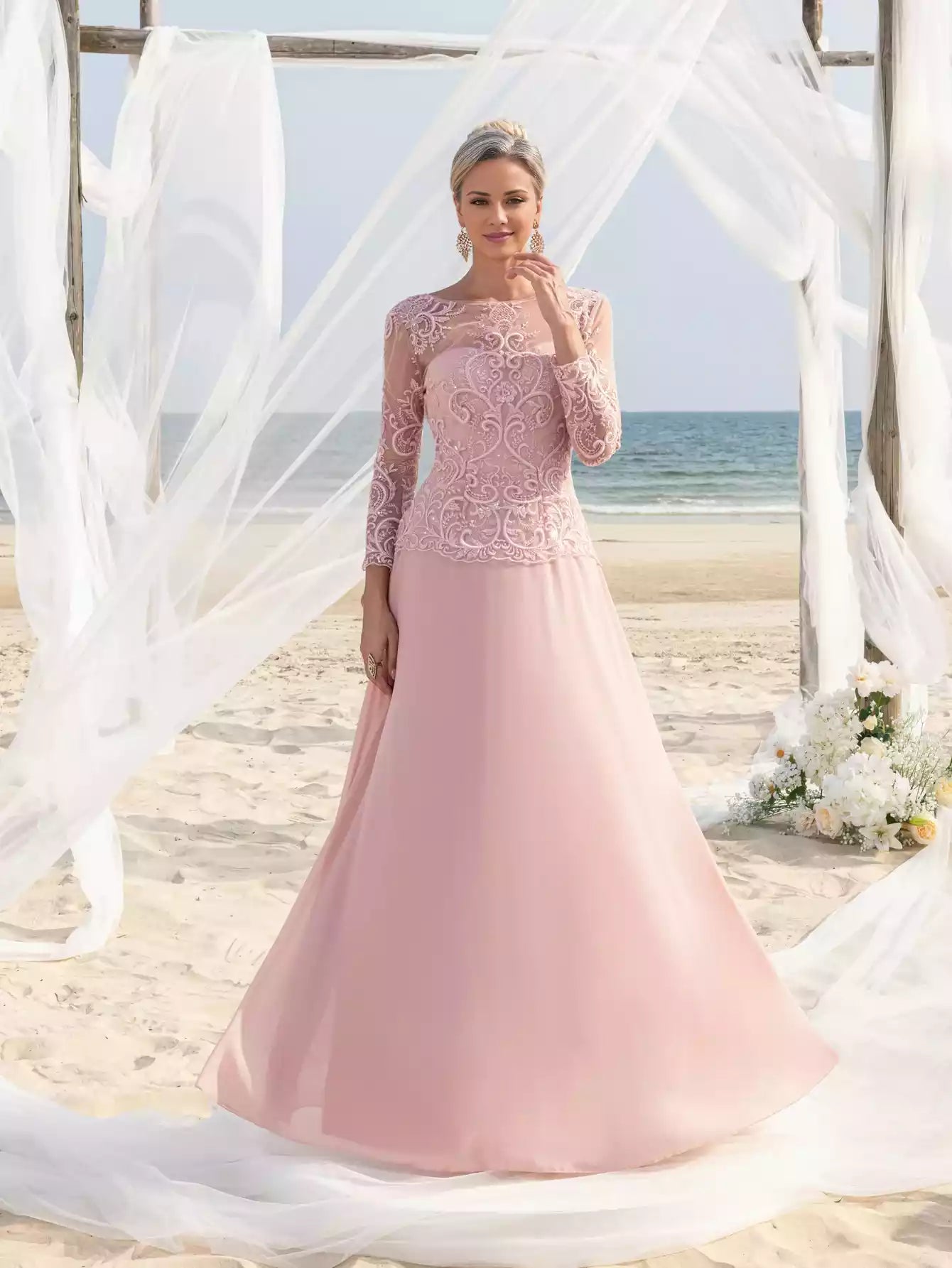 Womens' Elegant Lace Chiffon with Boat Neckline and Floral Embroidery Mother of the Bride Dress